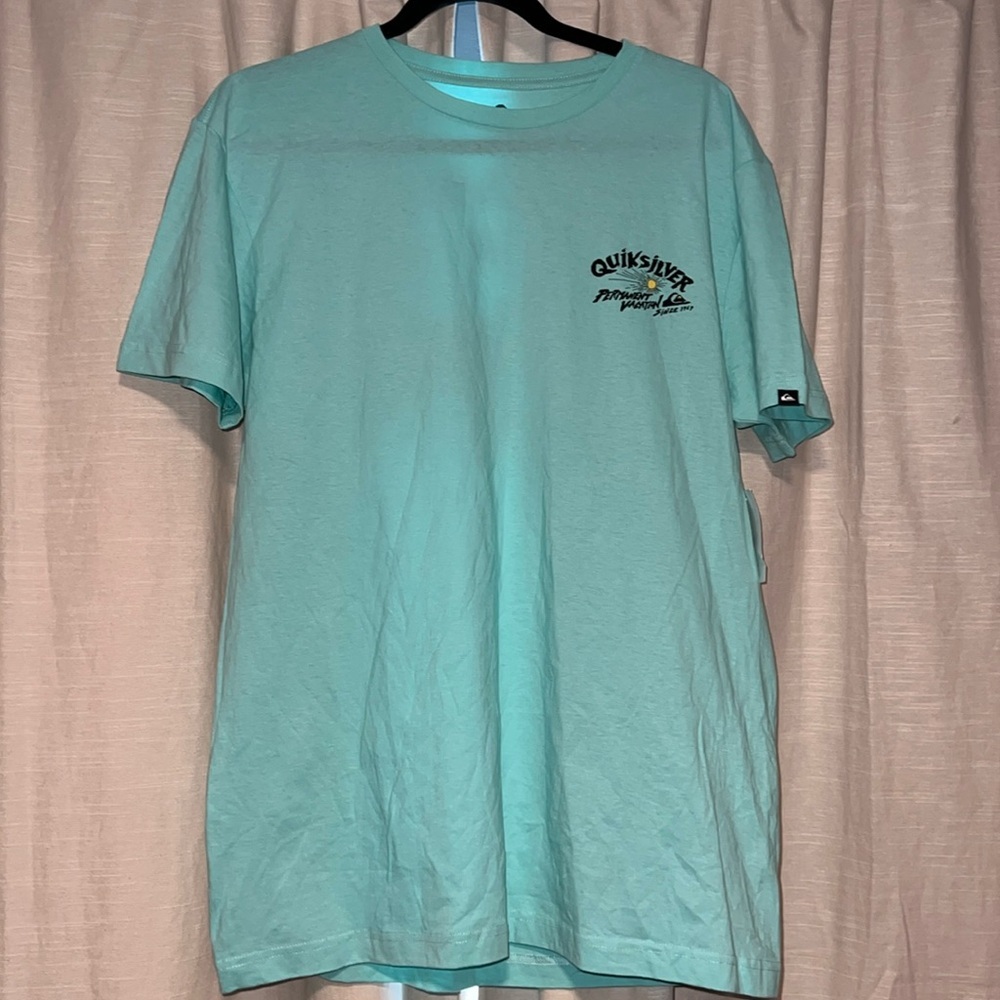 3/$30 NWT Quicksilver Large tshirt